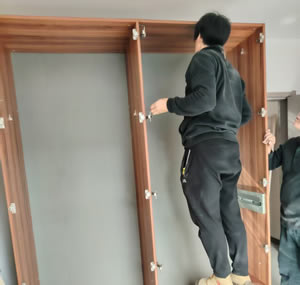 �������